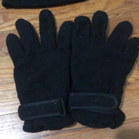 Winter bundle: JCREW white hat/gloves, black hat, NWT gloves, fleece gloves - Picture 3 of 7